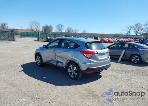 2017 Honda Hr-V Lx z USA, uszkodzony, nr VIN 3CZRU6H37HG705585
